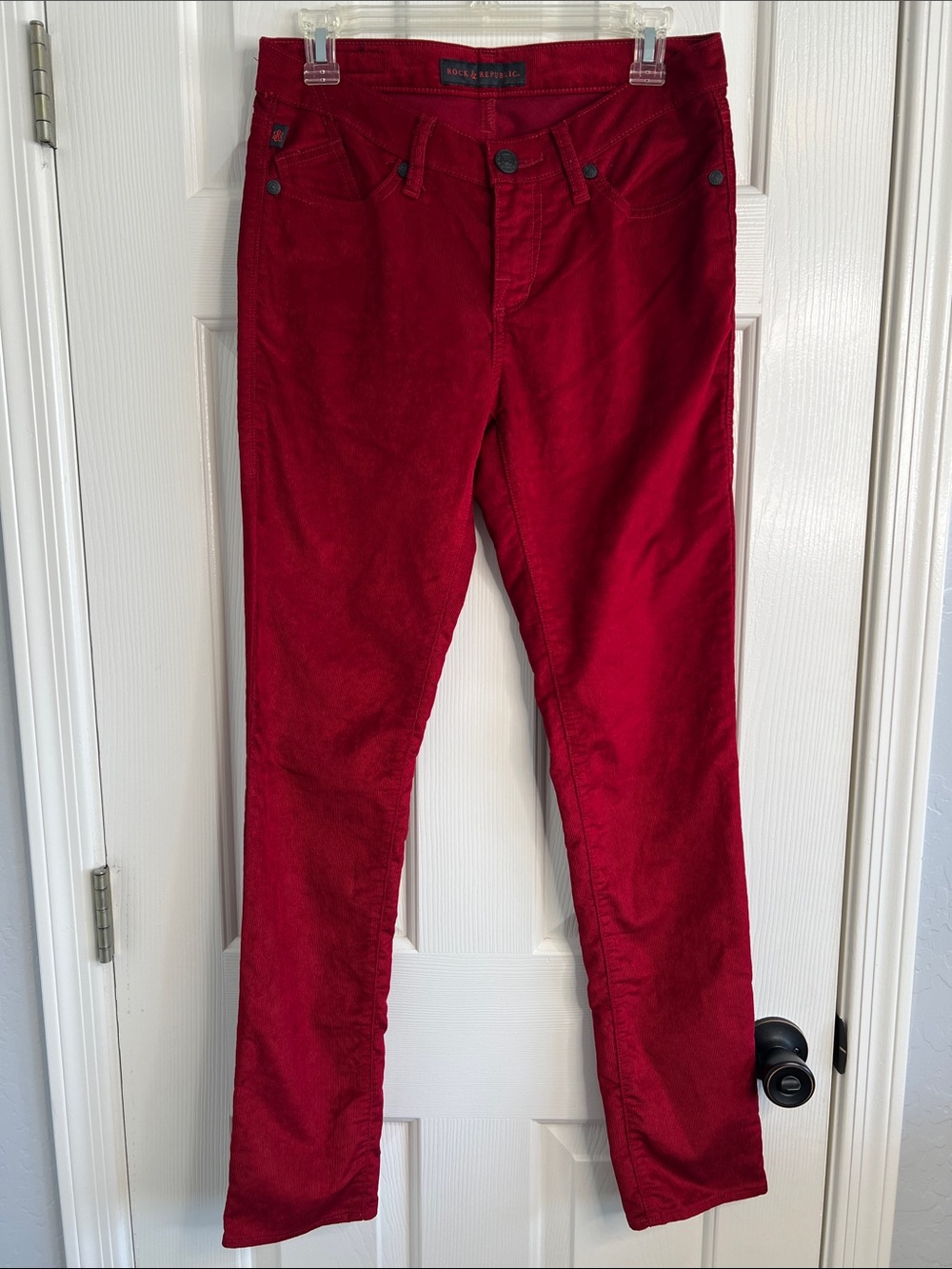 Rock & Republic Berlin Red Skinny Micro Corduroy Pants size 8 aka 29